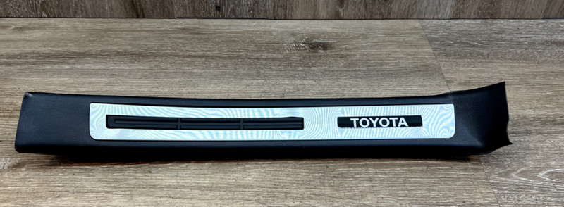 2024 TOYOTA LAND CRUISER HV ILLUMINATED STAINLESS STEEL DOOR SILLS OEM