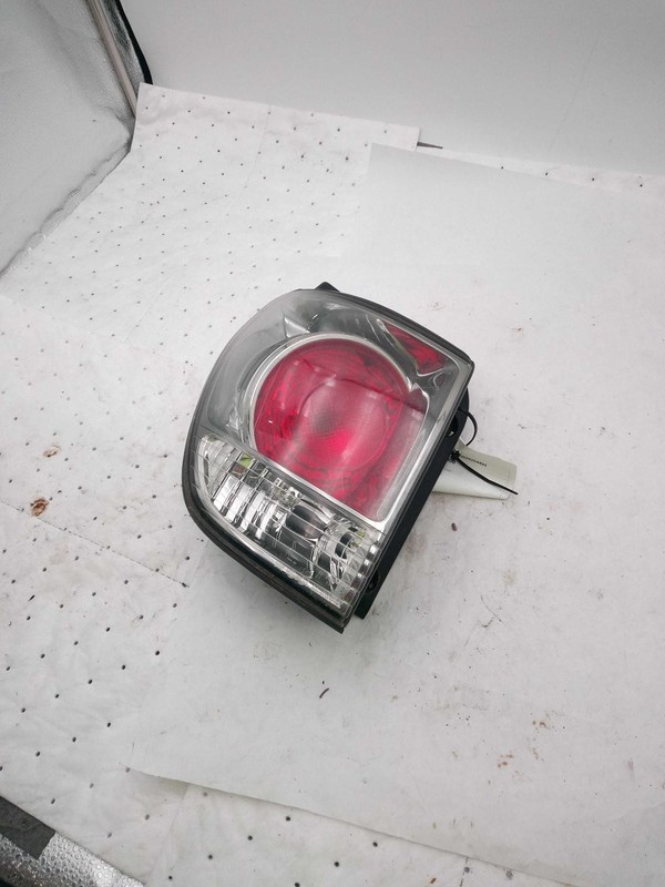 2002 Lexus RX300 Left Tail Light Assembly Gold OEM 534678 Used 198K Miles