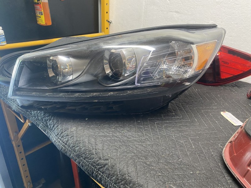 2019 Kia Sorento L Left Headlight OEM
