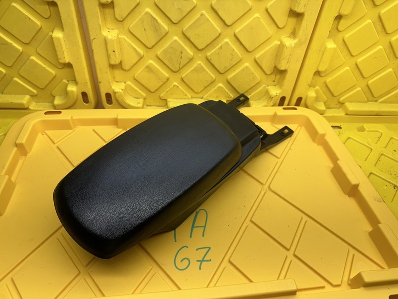 2011-2013 HYUNDAI ELANTRA Center Console Lid Armrest Black Leather 84622-3X000