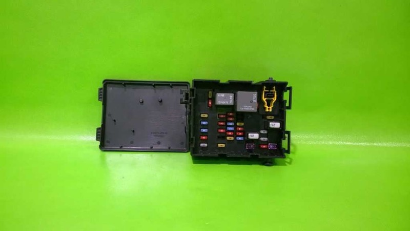12 JOURNEY INTELLIGENT POWER FUSE RELAY JUNCTION BOX OEM 3960-17