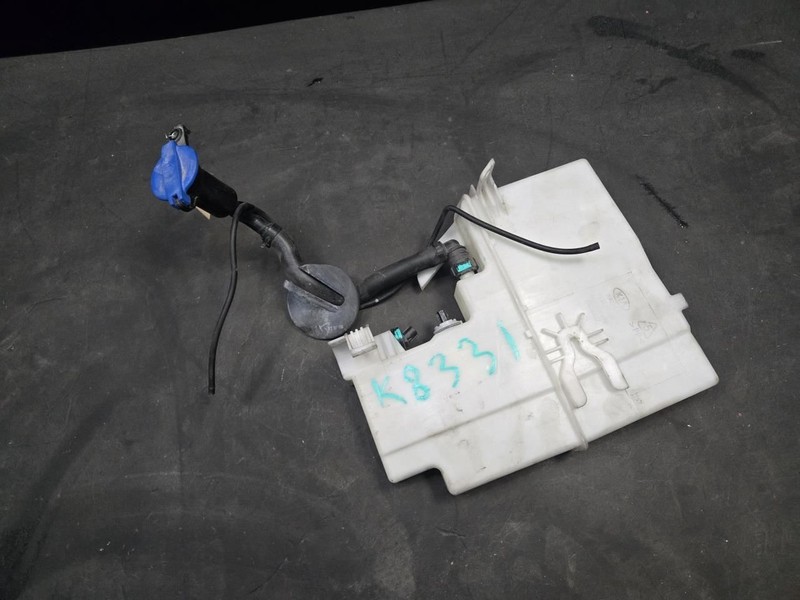 Windshield Washer Reservoir 2022 Kia Stinger 98610-J5000 2018 2019 2020 - 2023