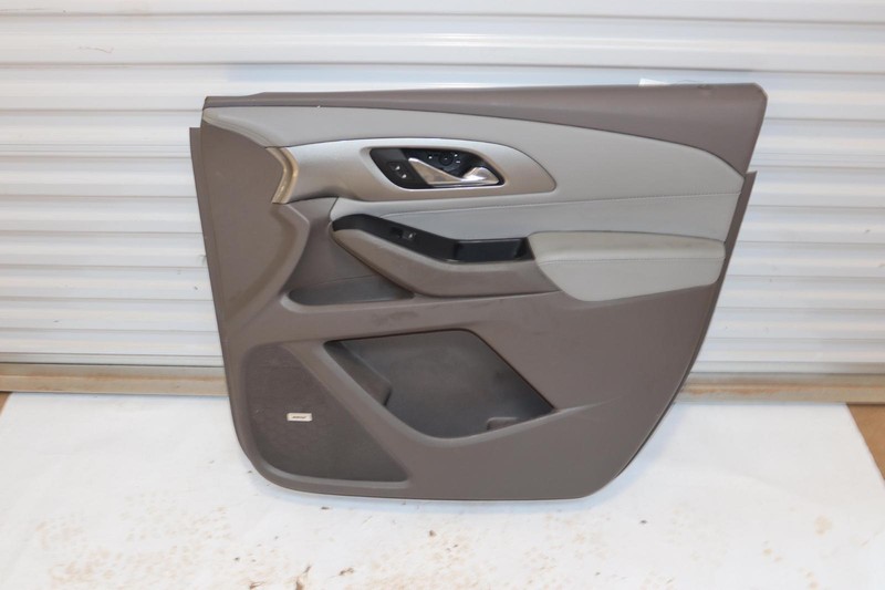 2018-2022 CHEVY TRAVERSE FRONT RIGHT PASSENGER SIDE DOOR PANEL TRIM COVER OEM
