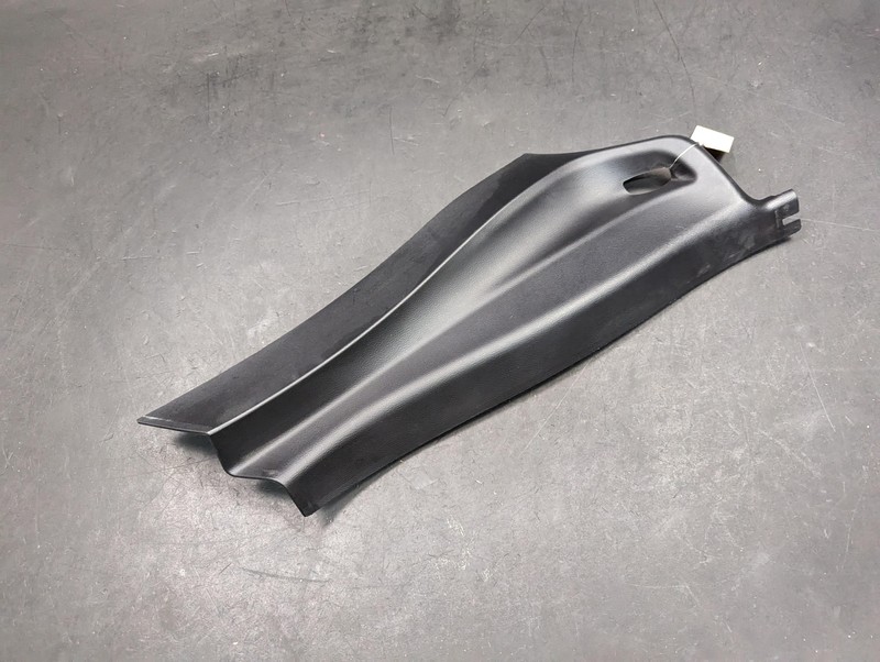 Rear Right C Pillar Lower Trim Panel 2018 BMW X1 51477392882 2016 2017 - 2021