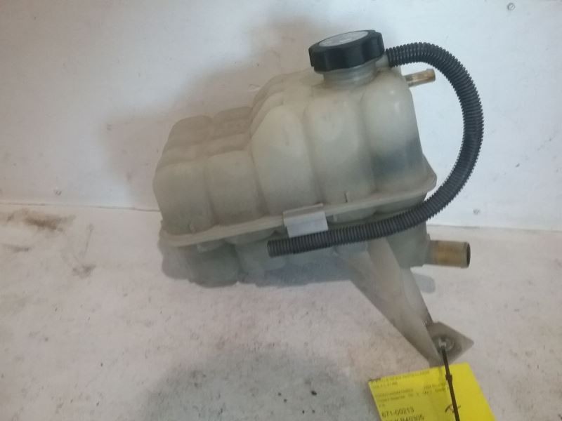 Coolant Reservoir Classic Style Fits 99-07 SIERRA 2500 PICKUP 3329986