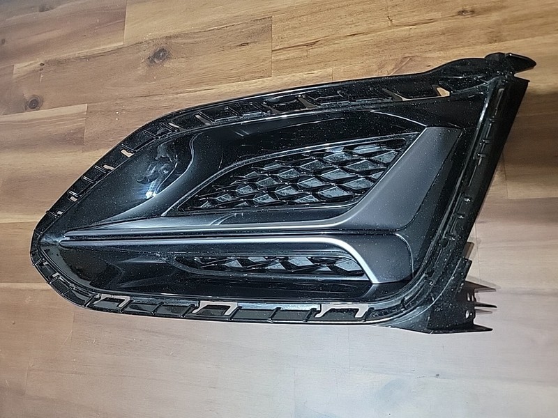 2019 2020 2021 HYUNDAI VELOSTER N Left LH Foglight Cover Garnish 86561K9000 OEM