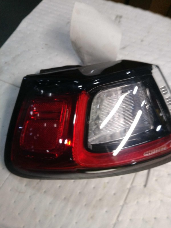2021 Jeep Cherokee Left Tail Light Assembly White 697435, 60K Miles
