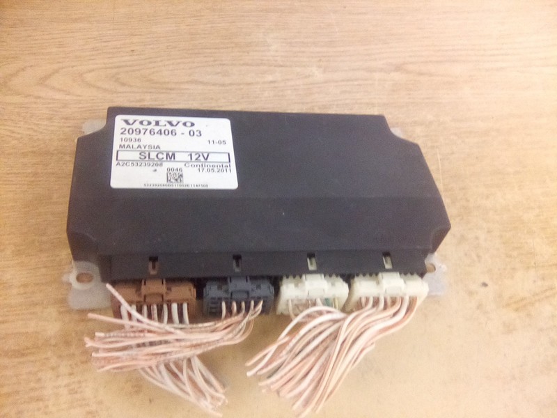 Volvo VNL 20976406-03 Light Control Module