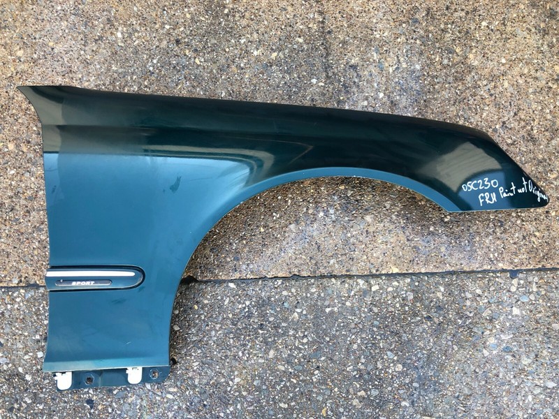 01-07 Mercedes W203 C-class FRONT RIGHT FENDER WING Green OEM