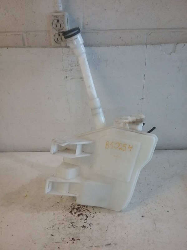 Wash Reservoir Hatchback With Rs Package Fits 17-19 CRUZE 3528644