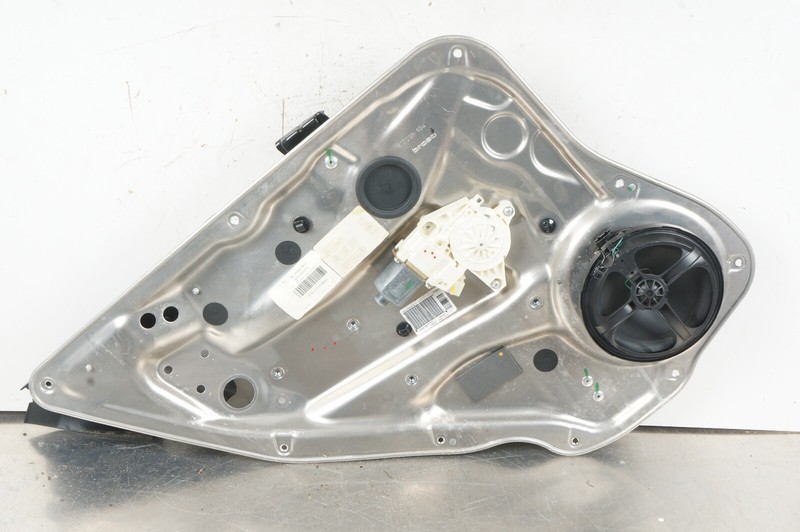 2012 - 2014 MERCEDES C250 C300 C350 REAR LEFT DOOR WINDOW REGULATOR 2127301779