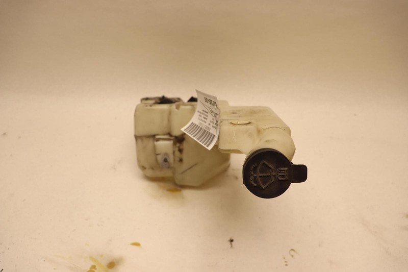 2015-2020 CHEVY/GMC SUBURBAN WINDSHIELD WASHER FLUID RESERVOIR BOTTLE TANK OEM