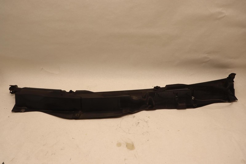 2005-2009 CHEVY EQUINOX FRONT WINDSHIELD WIPER COWL GRILLE VENT COVER OEM