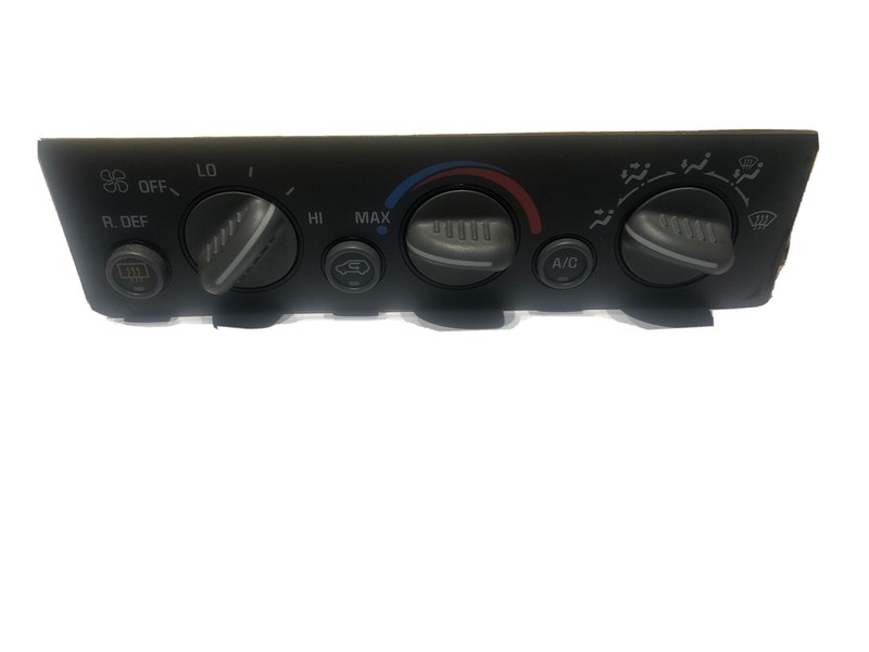 96 97 98 00 99 Cadillac Escalade Silverado heater climate control switch unit