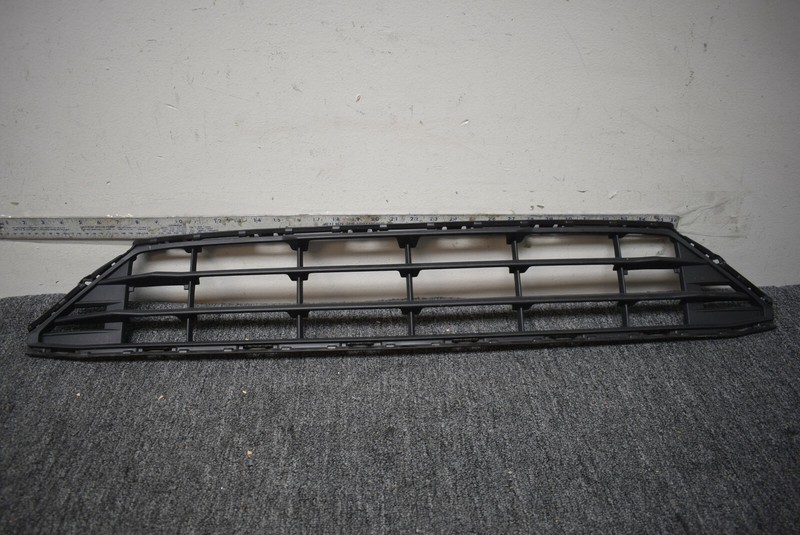 2018 VOLVO XC60 FRONT LOWER GRILLE FACTORY OEM