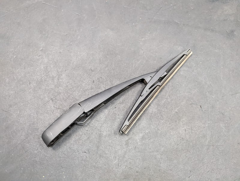 Rear Tailgate Wiper Arm w/ Blade 2020 Mitsubishi Eclipse 8253A250 2018 2019