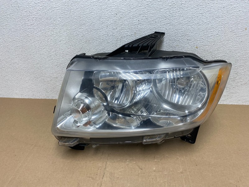 2011 to 2013 Jeep Grand Cherokee Halogen Left Driver Lh Headlight Oem AE6657 DW