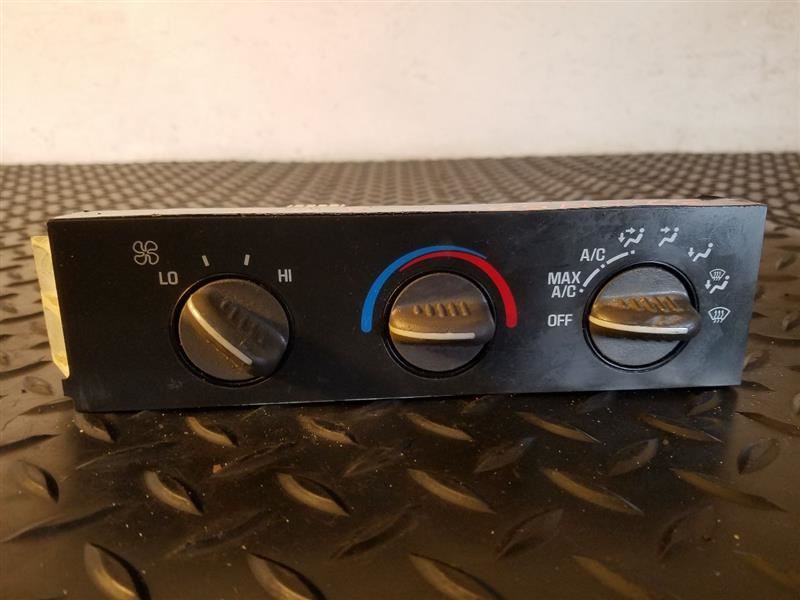 01-07 Chevrolet Express Dash Temp Control W/O Rear Defrost OEM 15858578