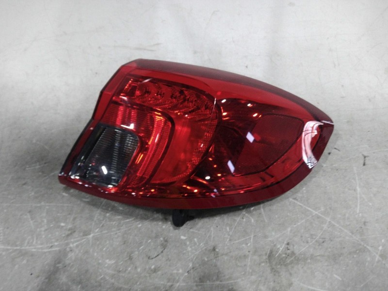 2016 Buick Envision Right Silver Tail Light Assembly 195599 Used 85k Miles