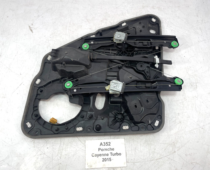 ✅11-18 OEM Porsche Cayenne 958 Rear Right Passenger Side Door Window Regulator