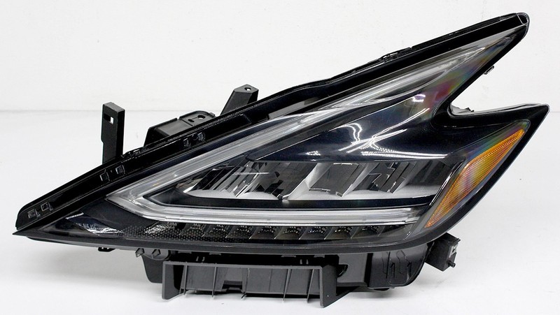 OEM Left Driver Side LED Headlight For Nissan Murano 26060-9UF0E Tab Missing