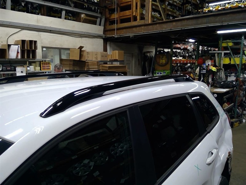CHEROKEE2019-2023 Left Luggage Rack 1774402