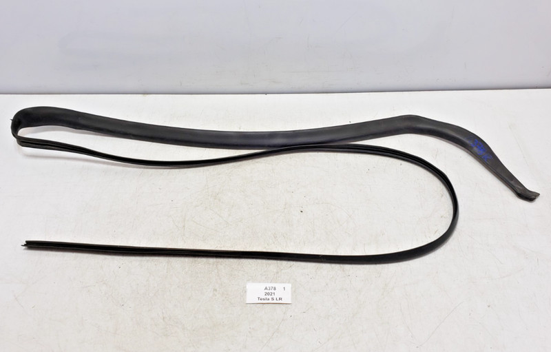 ✅ 2021-2025 OEM Tesla Model S Rear Right Passenger Side Body Weatherstrip Seal