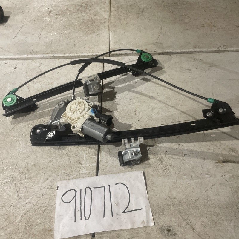 2004-2006 CADILLAC SRX OEM RIGHT PASSENGER FRONT DOOR WINDOW REGULATOR MOTOR