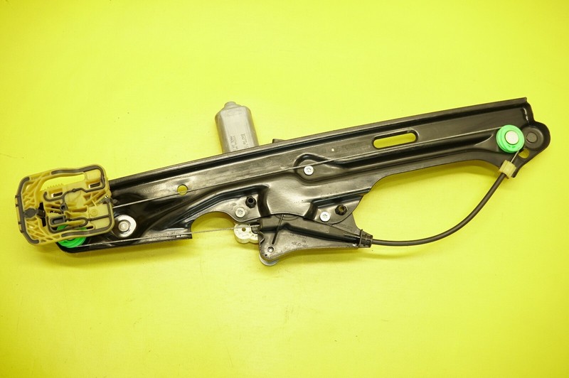 🔅2013-2019 OEM.BMW X3.REAR PASSENGER DOOR WINDOW REGULATOR W/ MOTOR 7322748