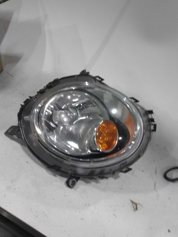 2013 MINI CLUBMAN Right Headlight Assembly OEM Used 171571 88K Miles