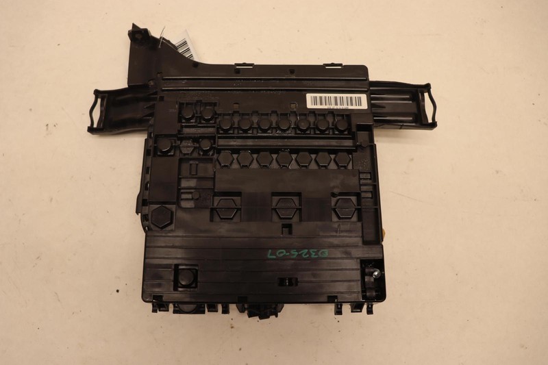2011-2016 PORSCHE PANAMERA HYBRID BATTERY DISTRIBUTION JUNCTION FUSE BOX OEM