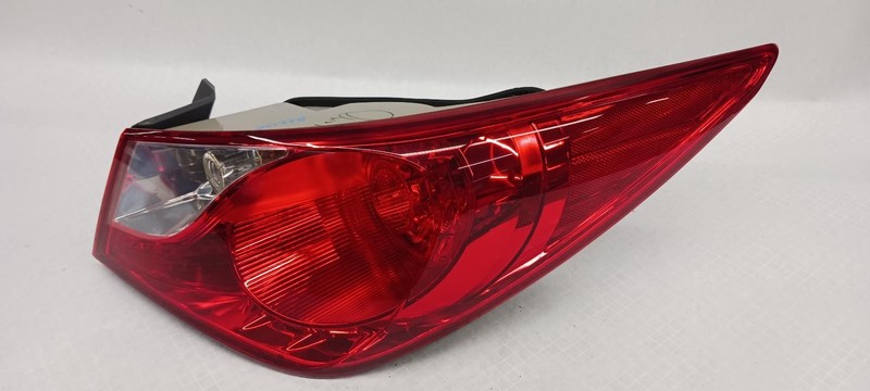 11-'14 HYUNDAI SONATA Right passenger outer Taillight OEM Grade A!