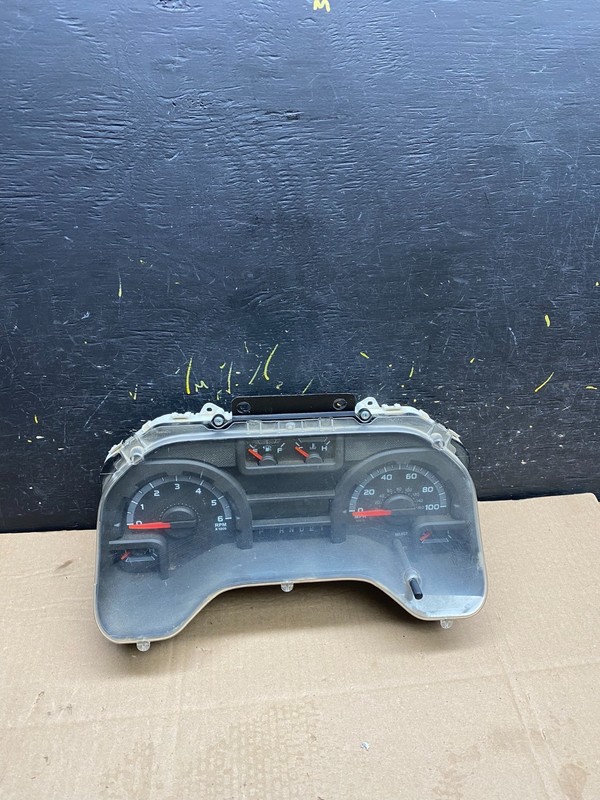 2011 to 2013 Ford E150 E250 E350 VAN Gauge Speedometer Cluster Y9979DG