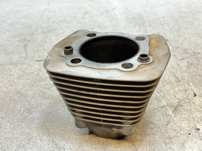 97 Harley Davidson XL 883 Sportster Front Engine Motor Cylinder Jug Barrel XL883