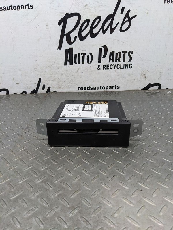 Audio Equipment Radio Audio Disc Player Opt TG5 Fits 15-20 ESCALADE 1173983