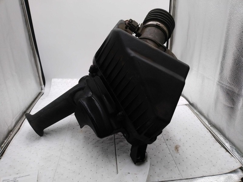 2010 Chevrolet Traverse Air Cleaner Assembly OEM 25947086 Used 150K Miles