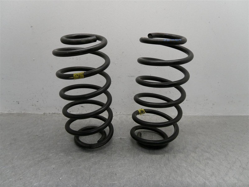 99 00 01 02 03 04 JEEP GRAND CHEROKEE 4WD REAR COIL SPRING SET OF 2 OEM