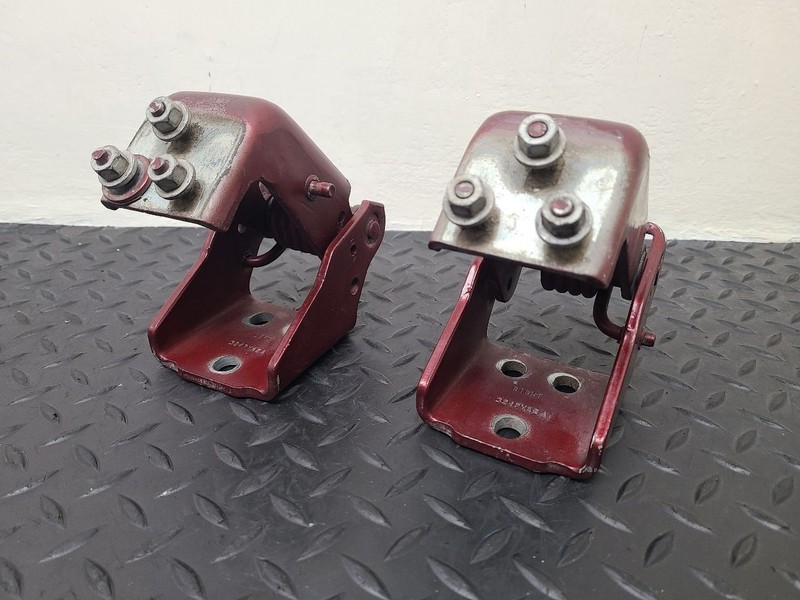 03-09 Hummer H2 Hood Hinges Pair Red OEM 15811695