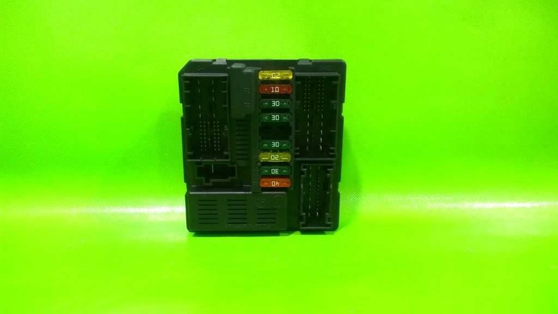 04-10 BMW X3 INTERIOR CABIN FUSE RELAY BOX OEM 4126-24