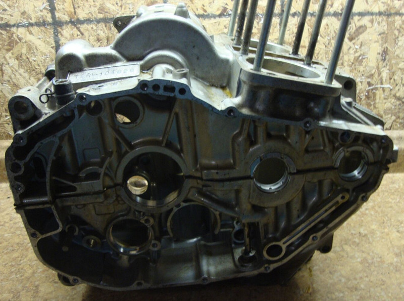 1983 Yamaha XS400 XS 400 Maxim Engine Case Casing Crank Bottom End Lower H10