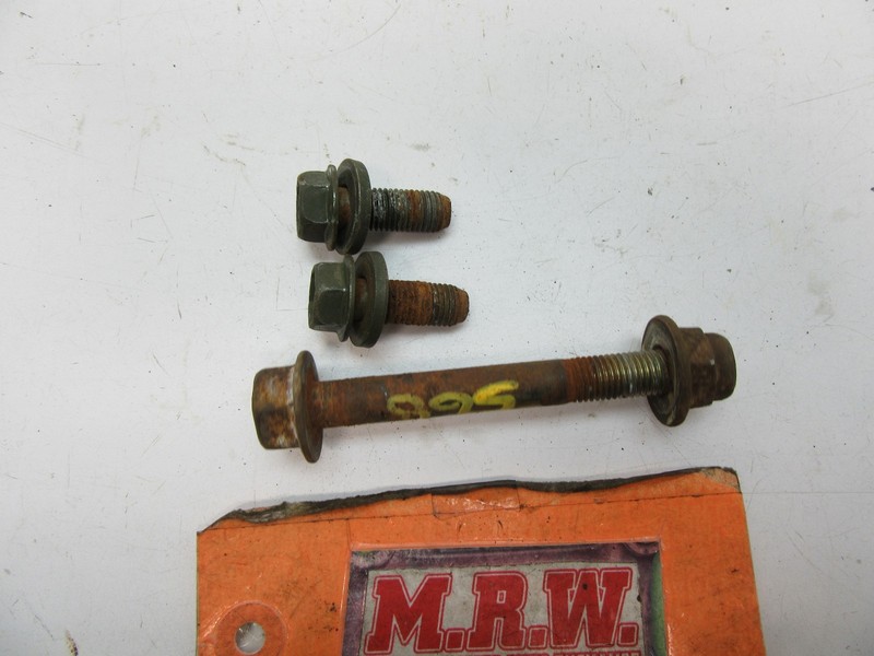 SET OF 3 BOLTS BOLT NUT NUTS FRONT LOWER TRANSMISSION MOUNT BRACKET AUTO AT