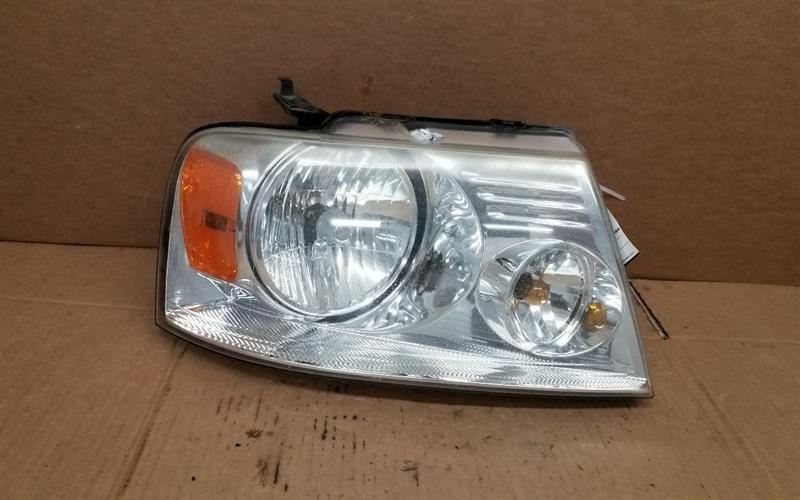 Passenger Headlight Bright Background Fits 04-08 FORD F150 PICKUP 226672