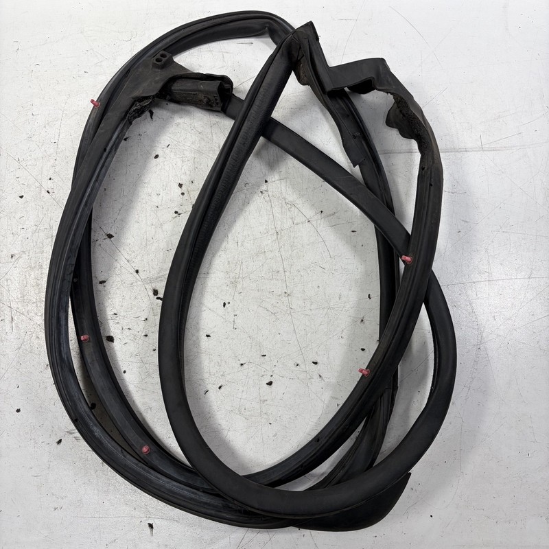03-11 Honda Element Left Rear Door Seal Weatherstrip 72850-SCV-A03 OEM