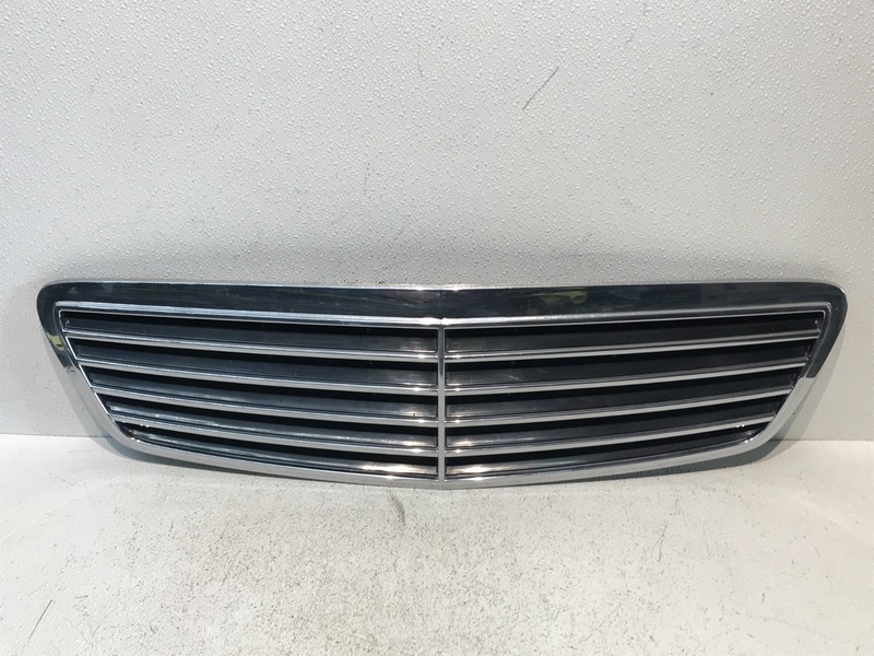 2000-02 Mercedes W220 S430 Hood Chrome Center Grille Grill OEM A2208800383