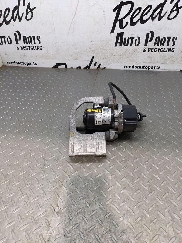 Vacuum Pump 6.4L Fits 21-26 DODGE 2500 PICKUP 1194829