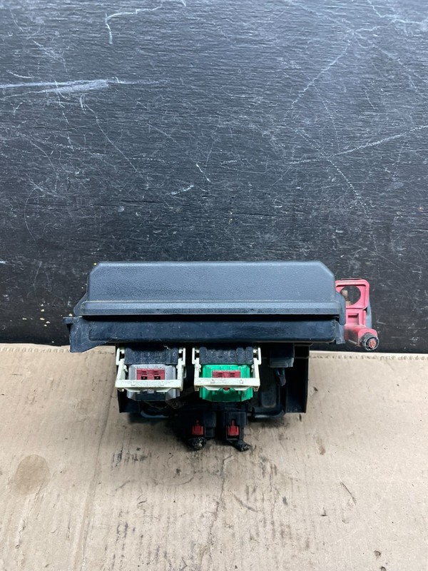 2005 Dodge ChargerFuse Box Body Control Module BCM t2886 DG