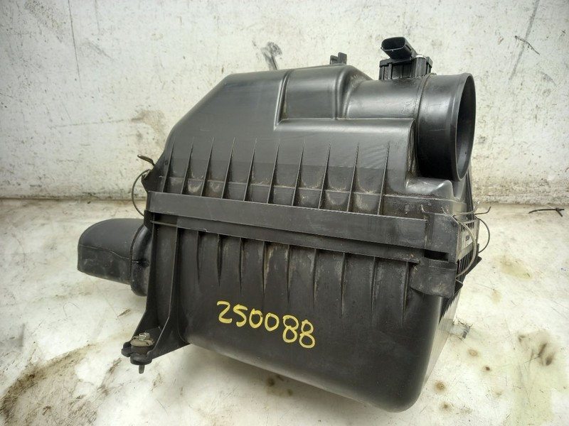 05 06 TOYOTA TUNDRA 4.7L AIR CLEANER