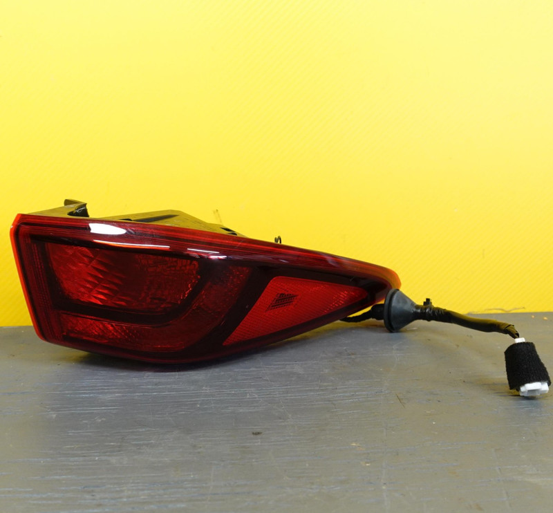 2022-2023 HYUNDAI KONA REAR TAILLIGHT LAMP LEFT DRIVER SIDE TAIL OEM 92401-J9510