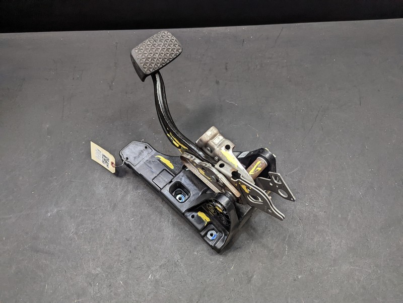 Brake Pedal 2019 Chevrolet Equinox 84474574 2018 2020 2021 2022