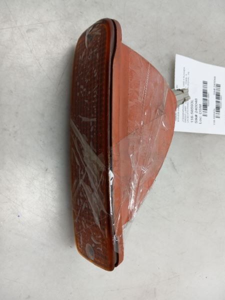 96-98 TOYOTA 4RUNNER BASE DRIVER SIDE PARK LIGHT